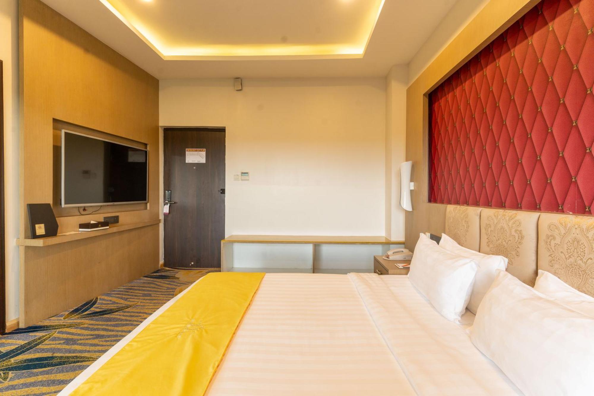 Hotel Mechi Crown Kakarvitta Exteriör bild